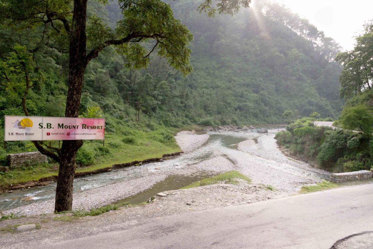 Sb Mount Resort Lansdowne Bagian luar foto