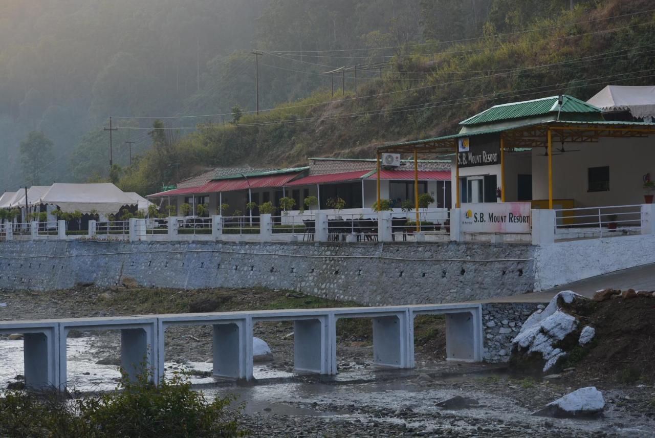 Sb Mount Resort Lansdowne Bagian luar foto