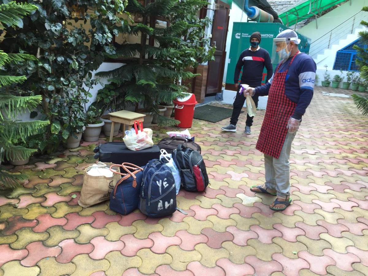 Sb Mount Resort Lansdowne Bagian luar foto