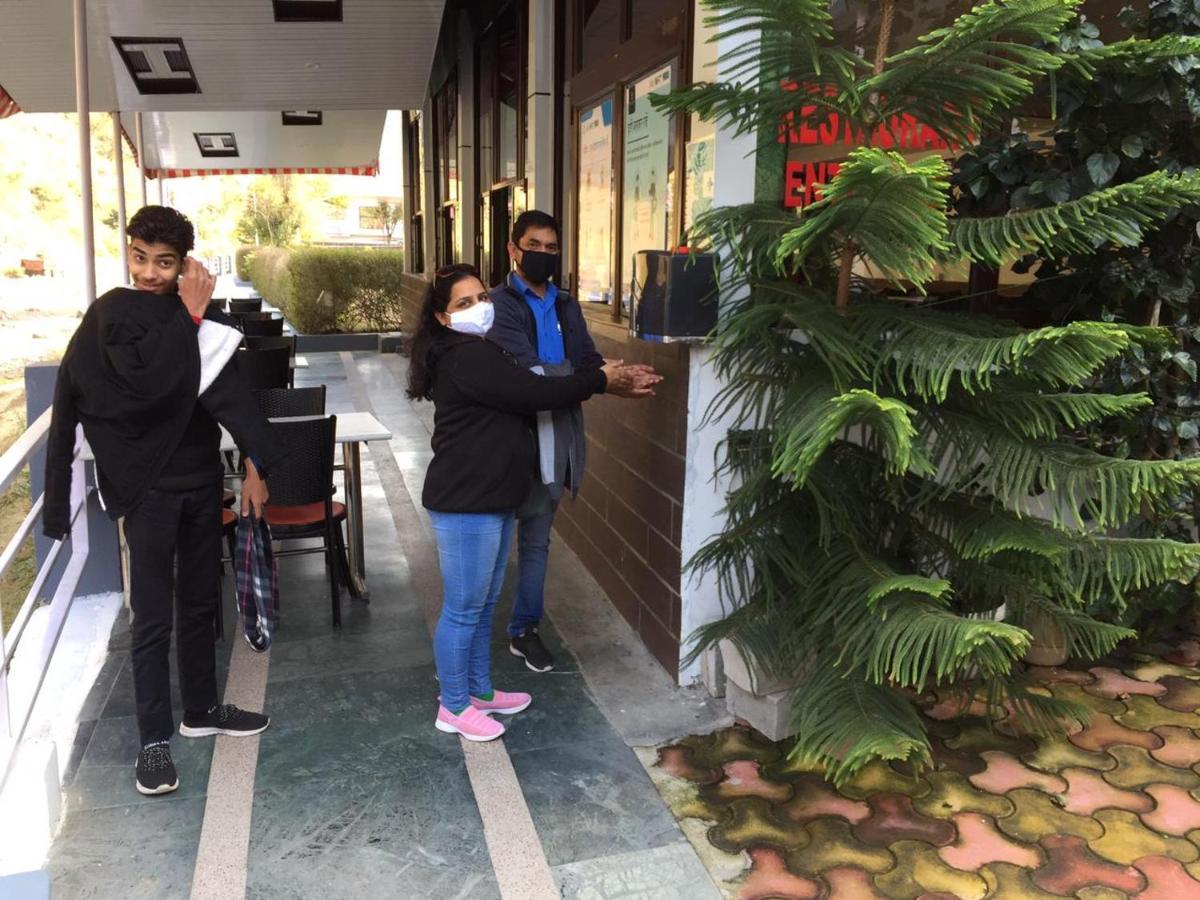 Sb Mount Resort Lansdowne Bagian luar foto